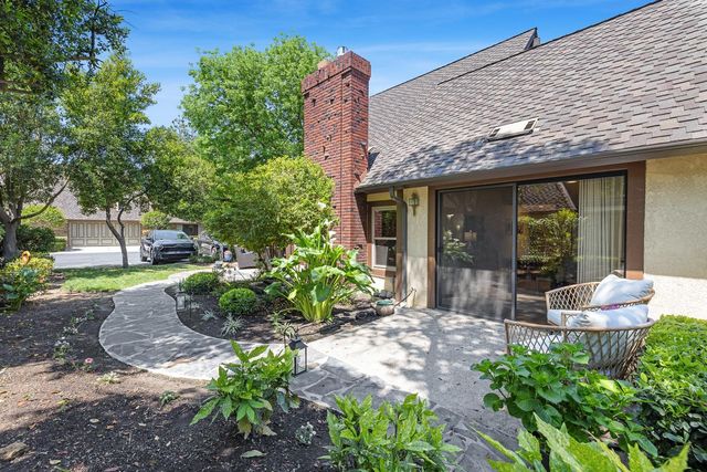 2827 W Compton Court, Fresno, CA 93711