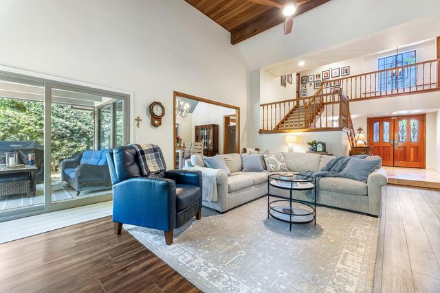 2827 W Compton Court, Fresno, CA 93711