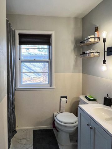 305 Kneale Avenue N, Thief River Falls, MN 56701