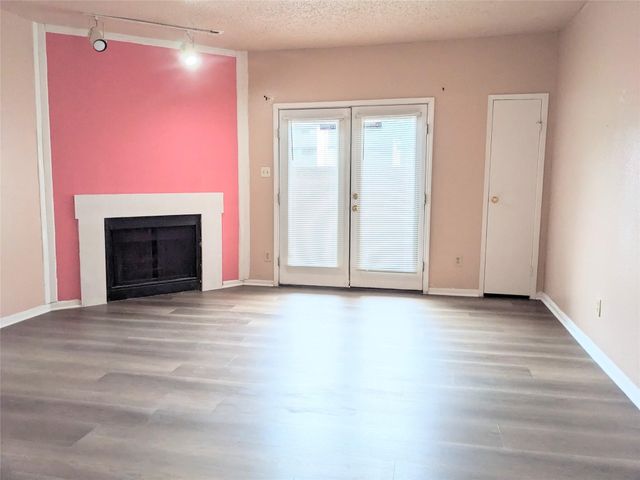 10855 Meadowglen Lane 702, Houston, TX 77042