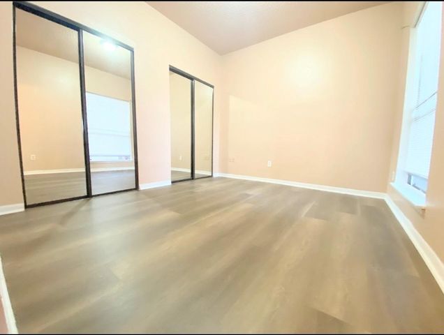10855 Meadowglen Lane 702, Houston, TX 77042