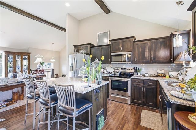 11500 E 207th Circle, Peculiar, MO 64078