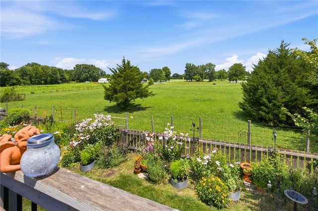 11500 E 207th Circle, Peculiar, MO 64078