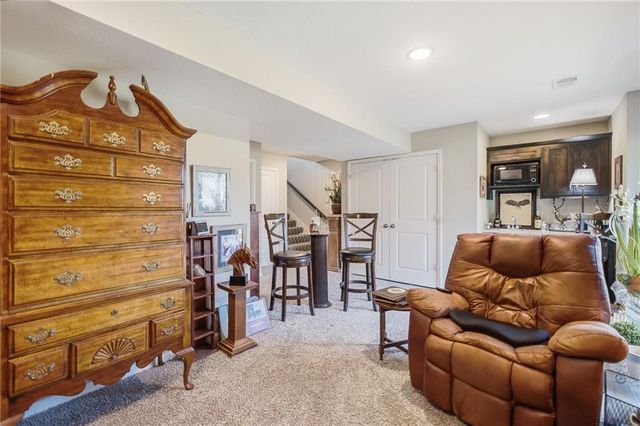 11500 E 207th Circle, Peculiar, MO 64078