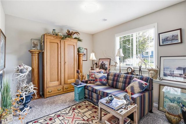 11500 E 207th Circle, Peculiar, MO 64078