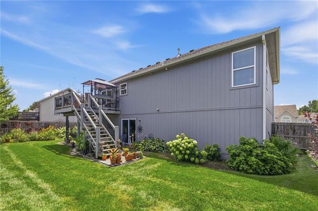 11500 E 207th Circle, Peculiar, MO 64078