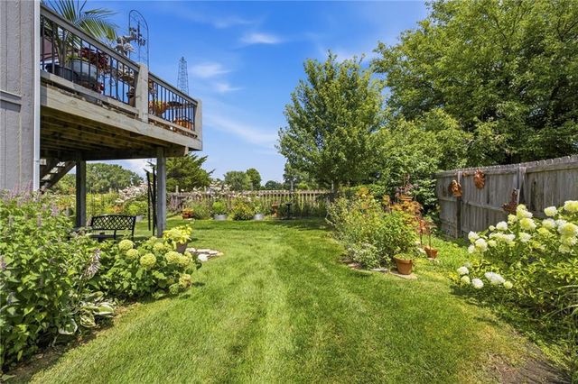 11500 E 207th Circle, Peculiar, MO 64078