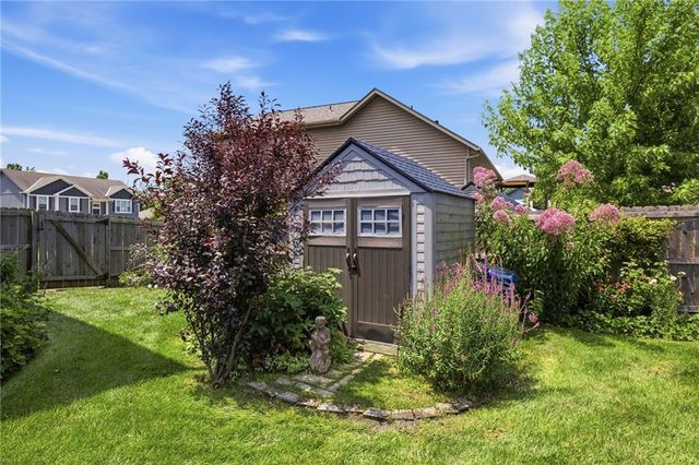 11500 E 207th Circle, Peculiar, MO 64078