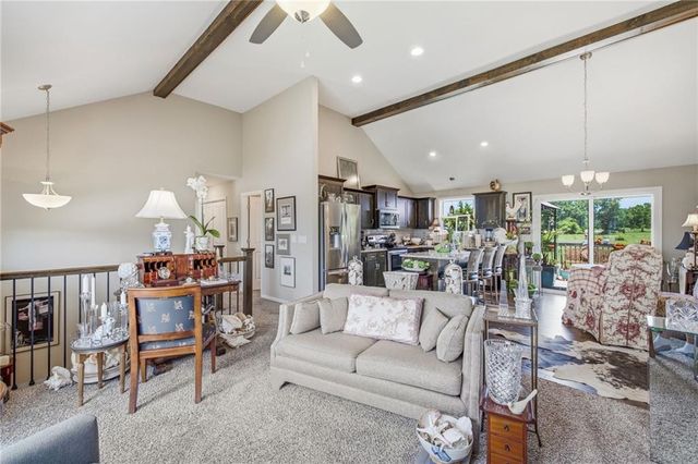 11500 E 207th Circle, Peculiar, MO 64078