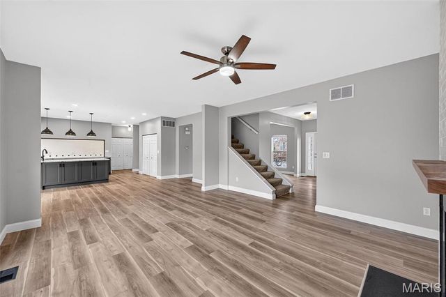 1290 Shorewinds Trail, St Charles, MO 63303