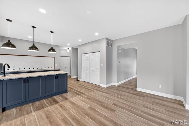 1290 Shorewinds Trail, St Charles, MO 63303