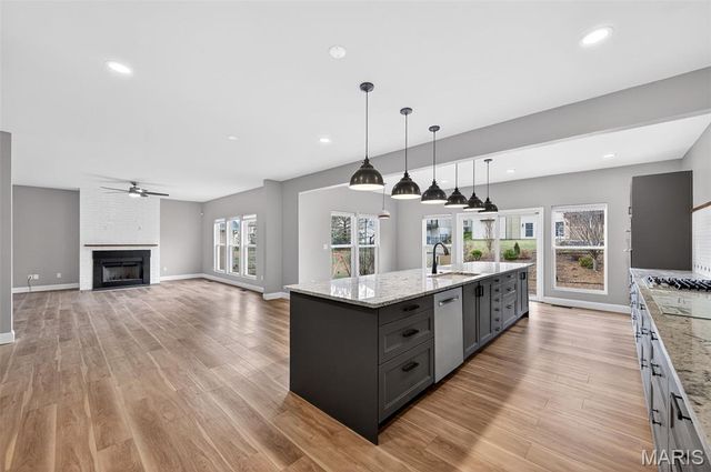 1290 Shorewinds Trail, St Charles, MO 63303