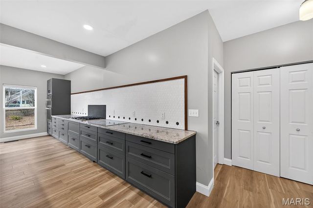 1290 Shorewinds Trail, St Charles, MO 63303