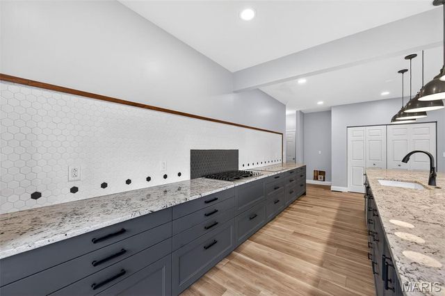 1290 Shorewinds Trail, St Charles, MO 63303