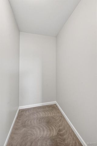 1290 Shorewinds Trail, St Charles, MO 63303