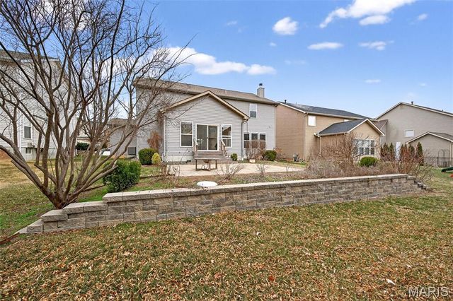 1290 Shorewinds Trail, St Charles, MO 63303