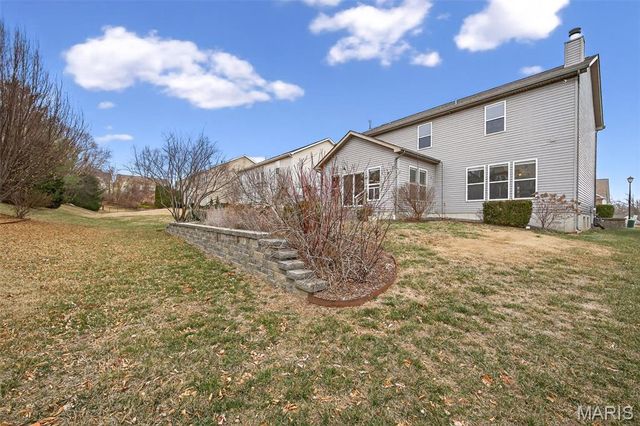 1290 Shorewinds Trail, St Charles, MO 63303