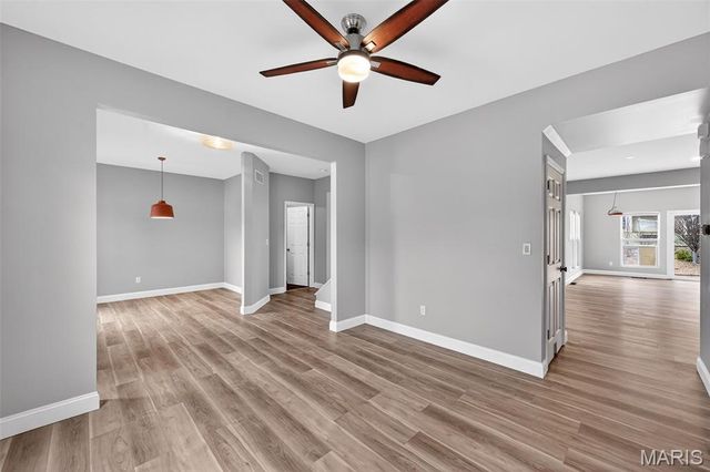 1290 Shorewinds Trail, St Charles, MO 63303