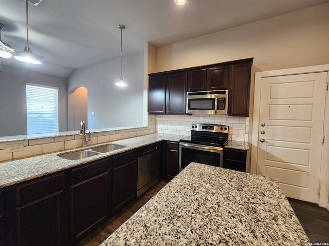 1143 CREEKSIDE ORCH, New Braunfels, TX 78130