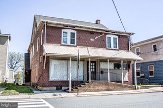 82 MAIN ST, Pennsburg, PA 18073
