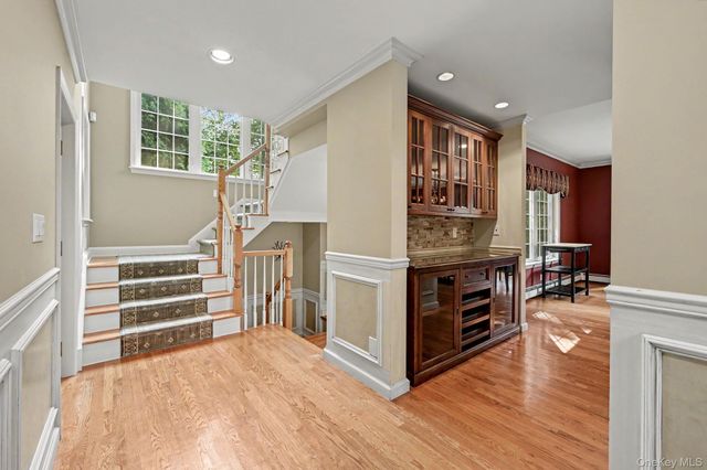 1800 Saw Mill River Road, White Plains, NY 10607