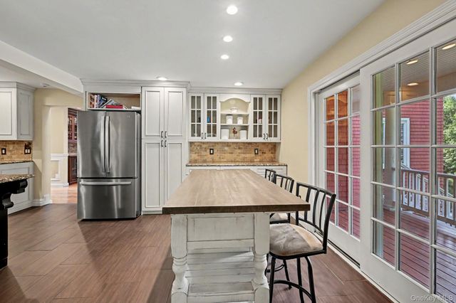1800 Saw Mill River Road, White Plains, NY 10607