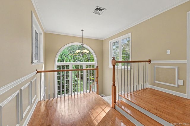 1800 Saw Mill River Road, White Plains, NY 10607