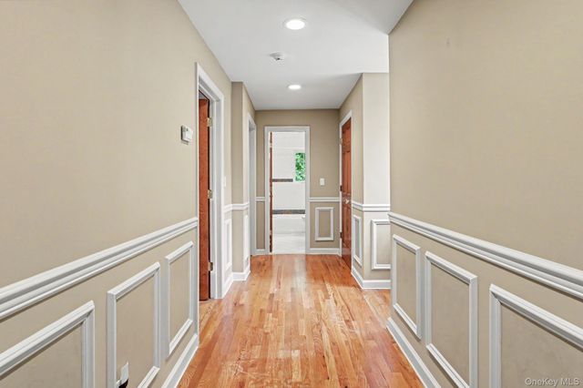 1800 Saw Mill River Road, White Plains, NY 10607