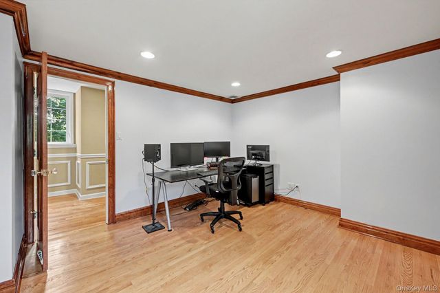 1800 Saw Mill River Road, White Plains, NY 10607