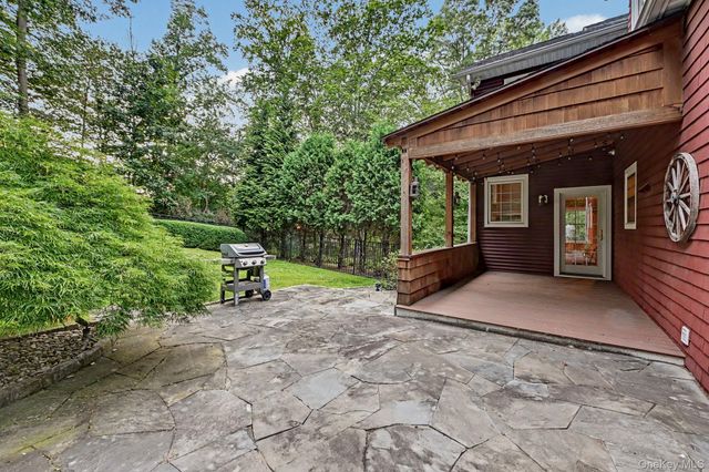 1800 Saw Mill River Road, White Plains, NY 10607