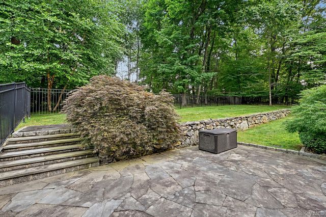 1800 Saw Mill River Road, White Plains, NY 10607