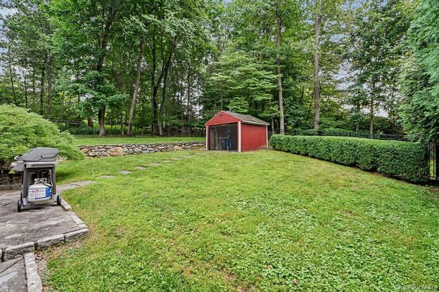 1800 Saw Mill River Road, White Plains, NY 10607