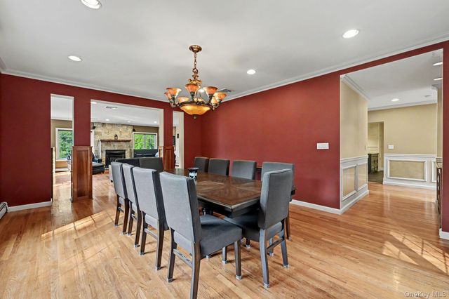 1800 Saw Mill River Road, White Plains, NY 10607