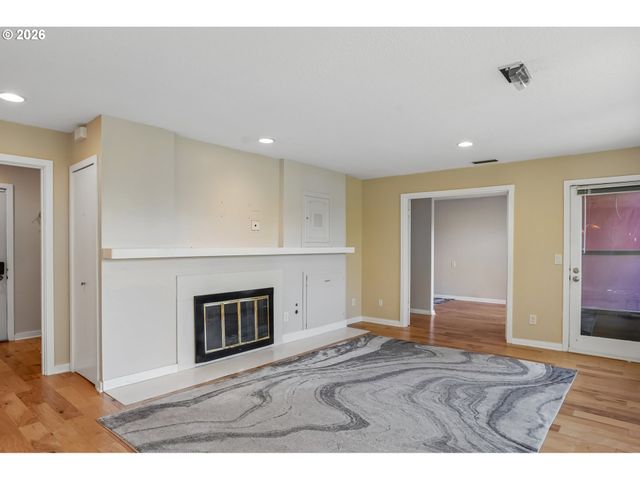 17019 Sw VERSAILLES Ln, Portland, OR 97224