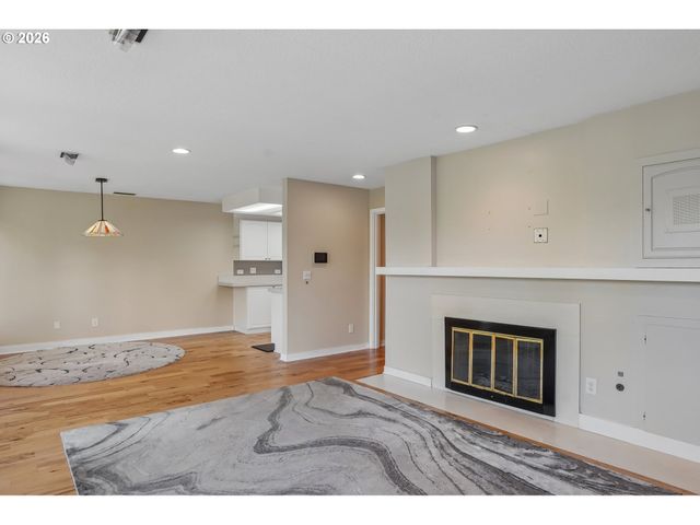17019 Sw VERSAILLES Ln, Portland, OR 97224
