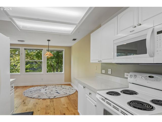 17019 Sw VERSAILLES Ln, Portland, OR 97224