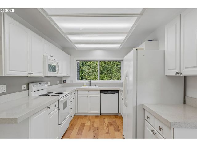 17019 Sw VERSAILLES Ln, Portland, OR 97224