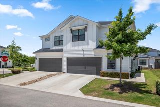196 Waterside RD B, Buda, TX 78610