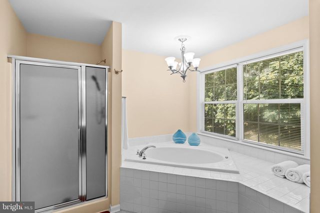 10414 N MCCLELLAN DR, Fredericksburg, VA 22408