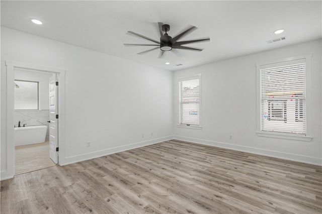 2002 N Dagan Street, Siloam Springs, AR 72761