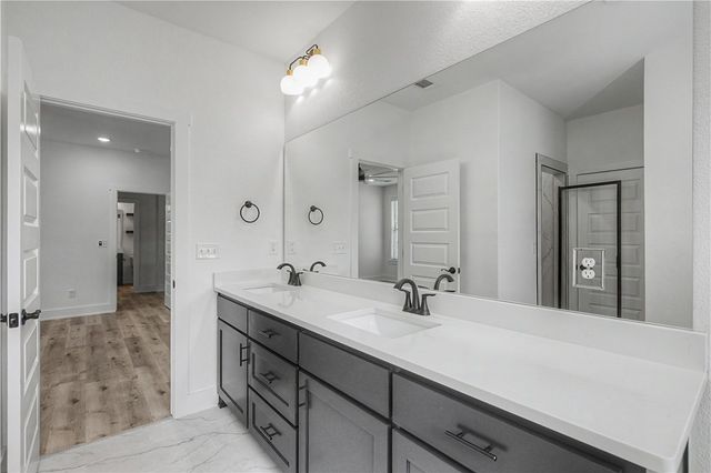 2002 N Dagan Street, Siloam Springs, AR 72761