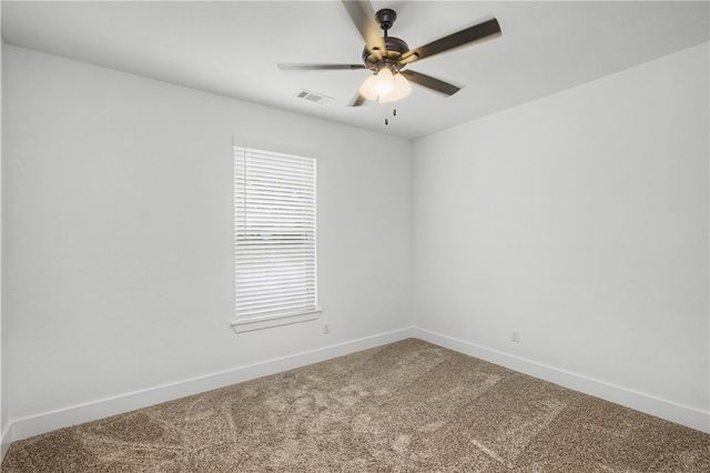 2002 N Dagan Street, Siloam Springs, AR 72761