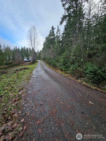 211 E Linda Vista Court, Union, WA 98592