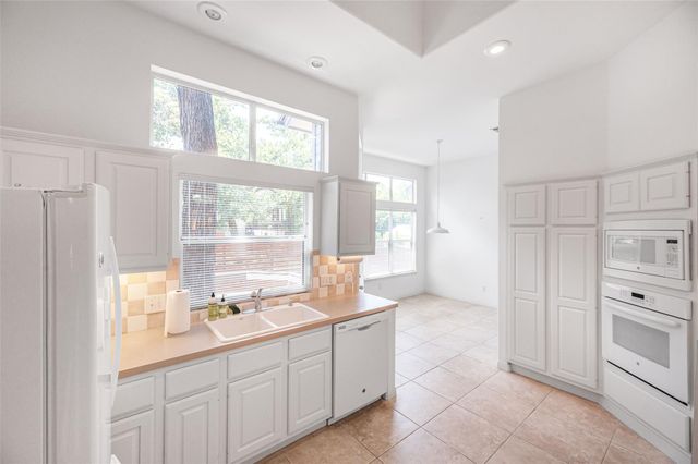 1621 Maggie Mayes ST, Austin, TX 78703