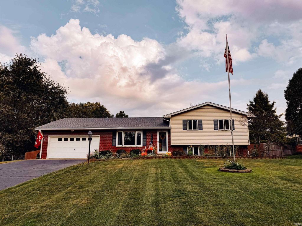 1211 E Prairie Drive, Bloomington, IN 47408