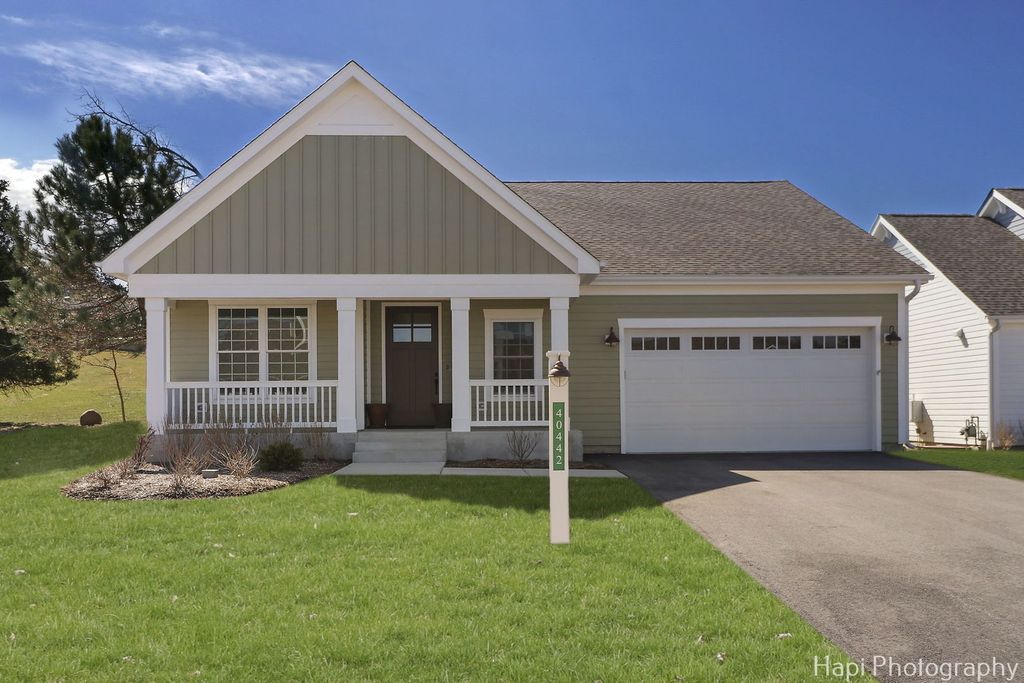 40442 N South Newport Drive, Antioch, IL 60002