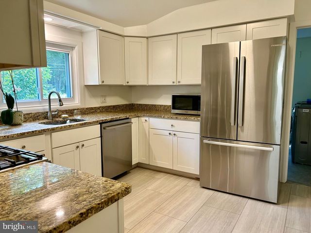 28 PARDOE RD, Princeton, NJ 08540