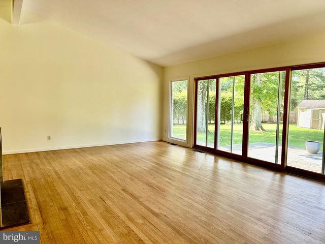 28 PARDOE RD, Princeton, NJ 08540
