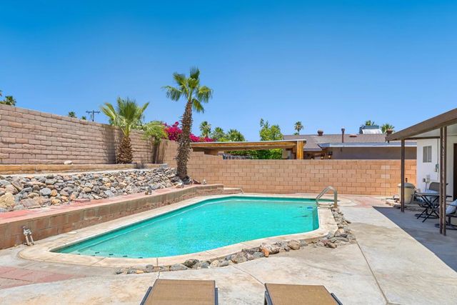 77054 California Drive, Palm Desert, CA 92211