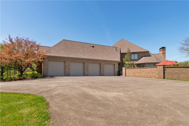 108 Heritage Lane, Center Twp, PA 16001